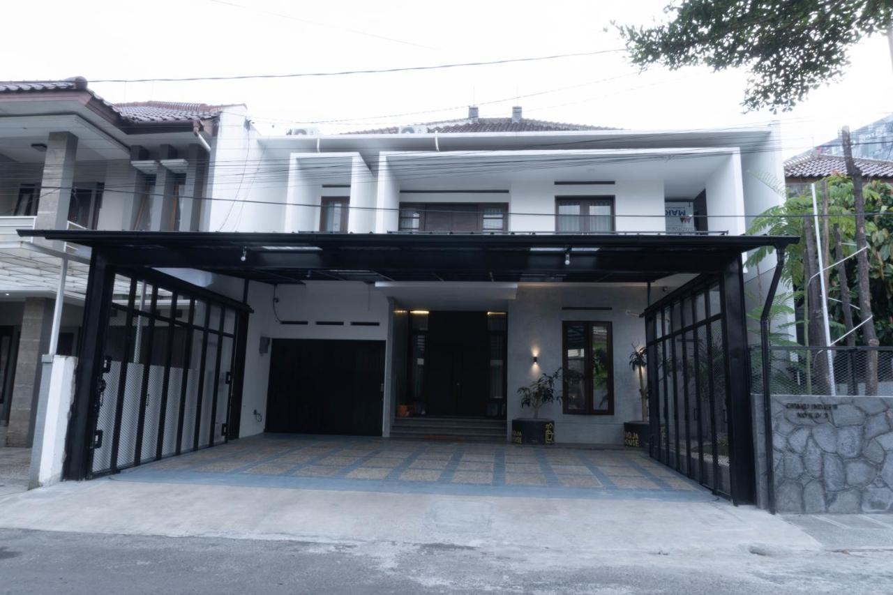 Radja House Cipaku Indah Bandung Exterior foto