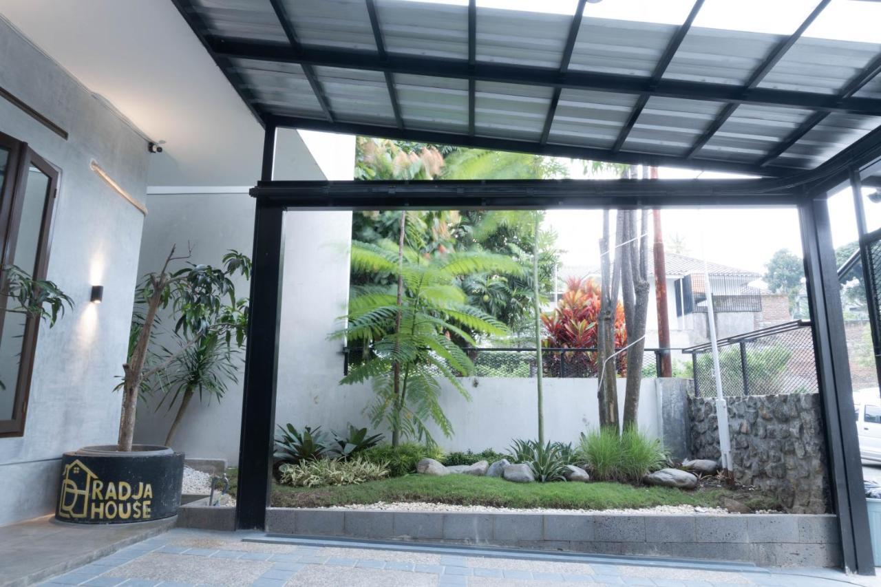 Radja House Cipaku Indah Bandung Exterior foto